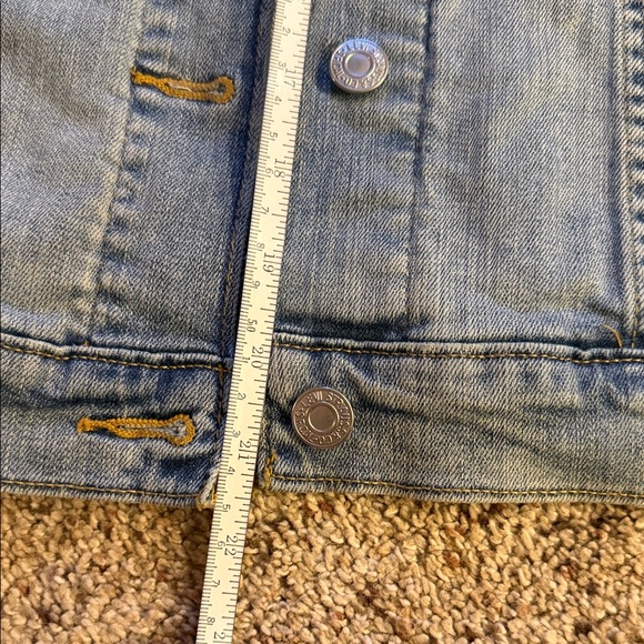 Levi's Classic Blue Denim Jacket - Picture 7 of 9